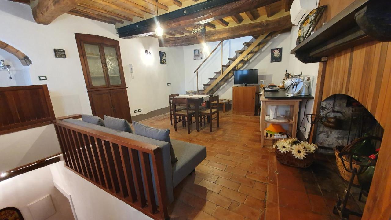 Le Casette Di Civitella- La Casa Di Rolando E Gina Apartamento Civitella Del Lago Exterior foto